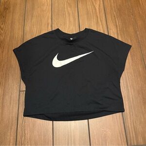 Nike Women's Black and White Crop Top